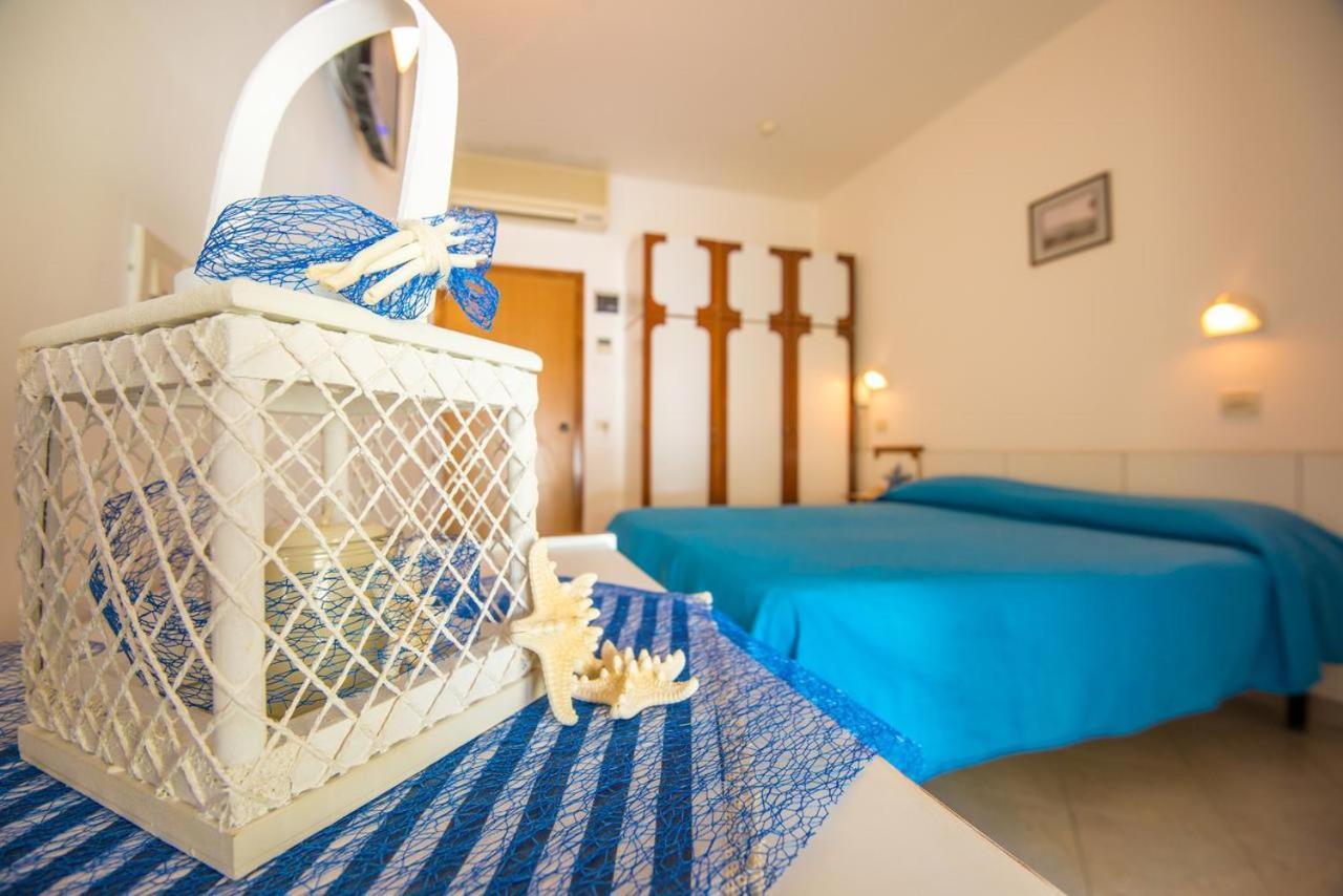 Hotel Venezia Каттоліка Екстер'єр фото