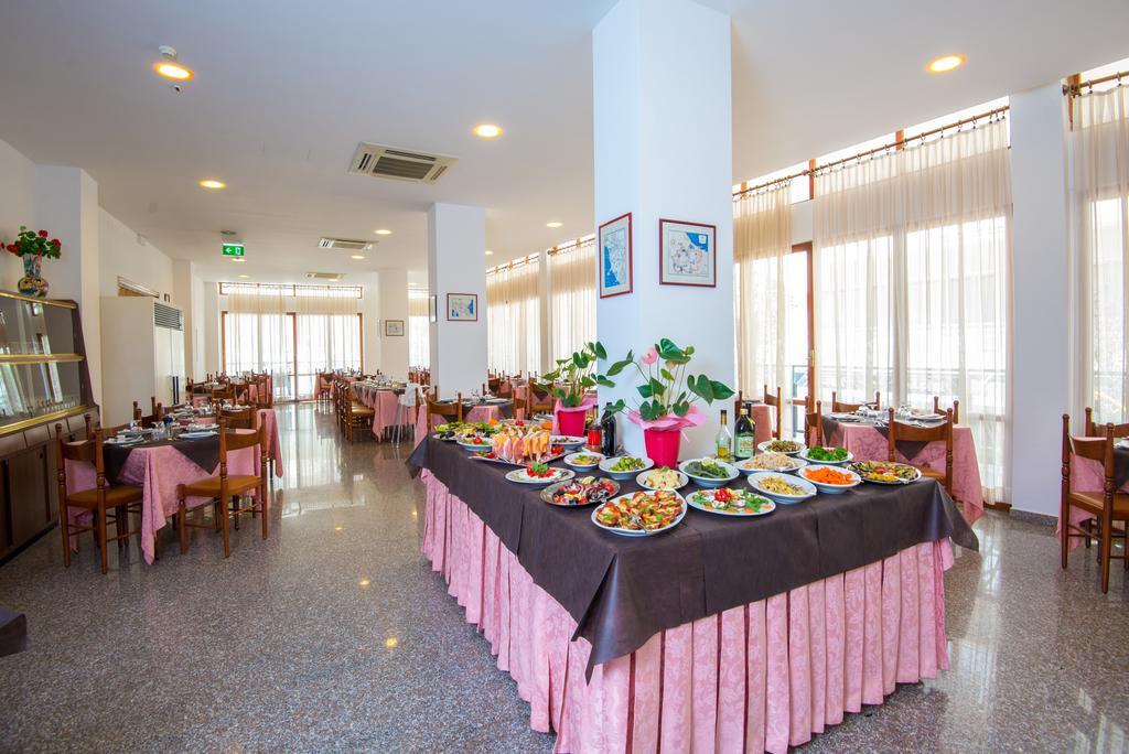 Hotel Venezia Каттоліка Екстер'єр фото